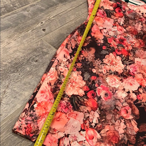 🌸 New York and Company Fitted Midi Dress - Picture 12 of 12